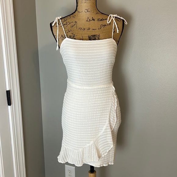 pants store Dresses & Skirts - Pants store white dress small